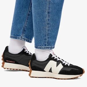 New Balance Women's 327 Lace-Up Suede Sneakers Retro Black White Shoes 8